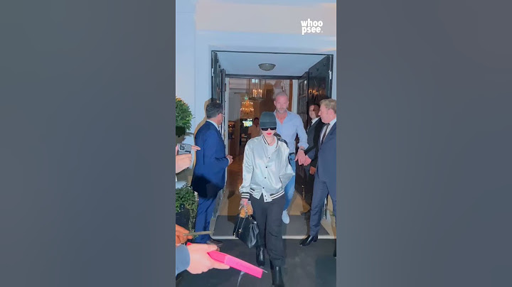#LadyGaga fuori da un hotel a #Parigi: sarà presente alla cerimonia d’apertura delle #Olimpiadi?