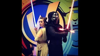 Kylo v Rey - Complete Performance (Novastar v Xandra)
http://www.sabercombat.com
http://www.wizardworld.com
The complete performance of our fully live Kylo v Rey saber fight & scene @ Wizard World Comic Con. Enjoy!
To learn how to do awesome and convincing fight scenes of your OWN, learn from our tutorials @ SaberCombat.com!
* Yes, those are real-time blaster EFX, no CGI here
* Vocals by Novastar & Xandra (also the performers here)
* Sound work and editing by Novastar
* Props & costumes by Novastar & SaberCombat.com
* Filmed by 8Bit Jazz Heroes (8bitjazzheroes.com)
* More footage comin soon... including other locations, other cameras and so on...
MTFBWY! Kylo v Rey - Complete Performance (Novastar v Xandra)