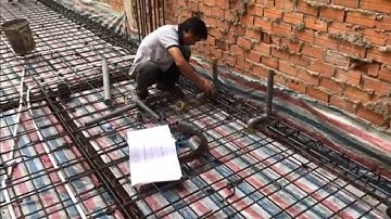 Chờ ống thoát nước xuyên sàn trước khi đổ bê tông sàn để không phải đục sàn - Kho Tư liệu Xây dựng