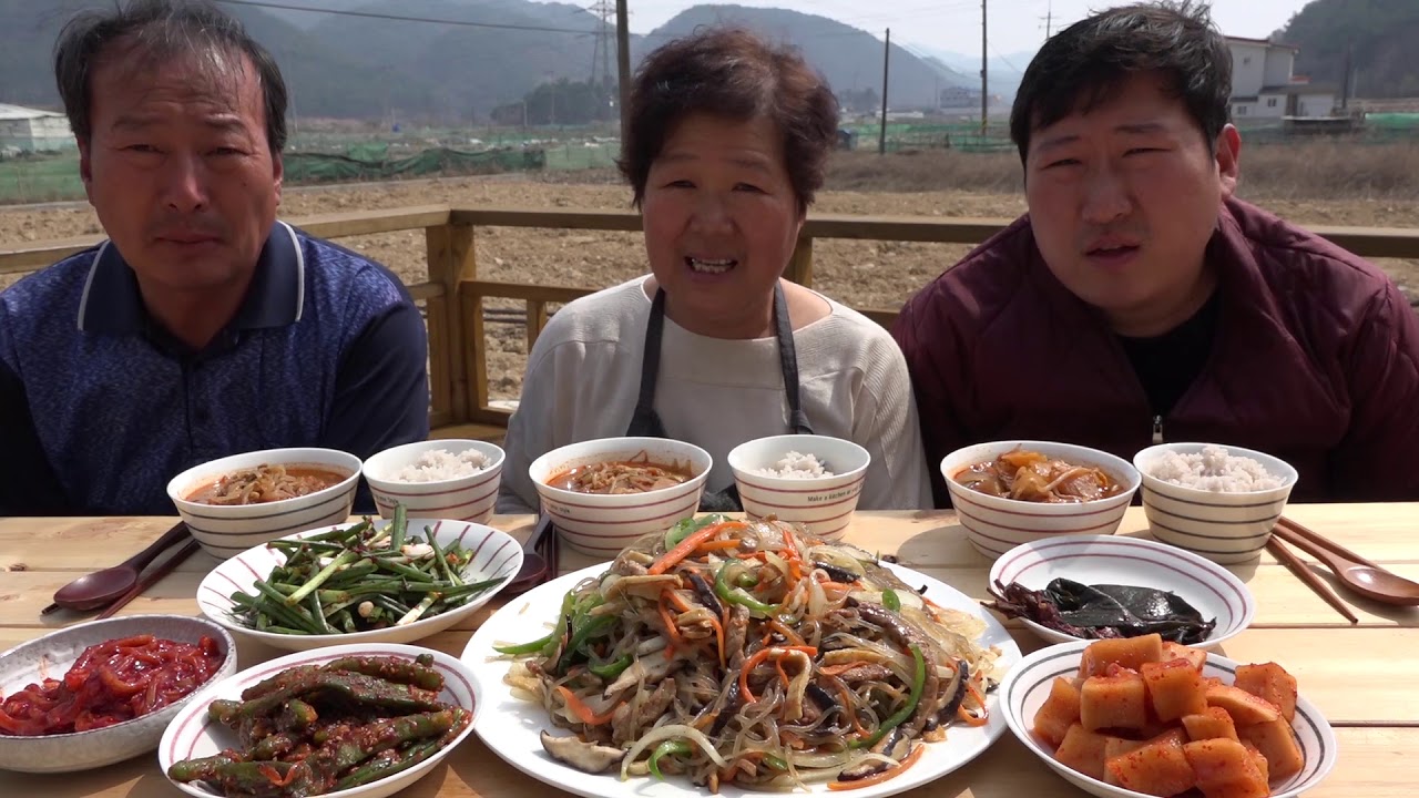 어렵다는 잡채도 뚝딱~ [[잡채&소고기국(Japchae&beef soup)]] 요리&먹방!! - Mukbang eating show