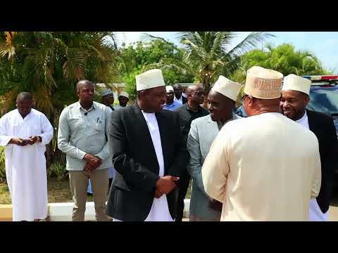 DKT SAMIA ATINGA KWÀ FAMILIA YA RAISI MWINYI ZANZIBAR