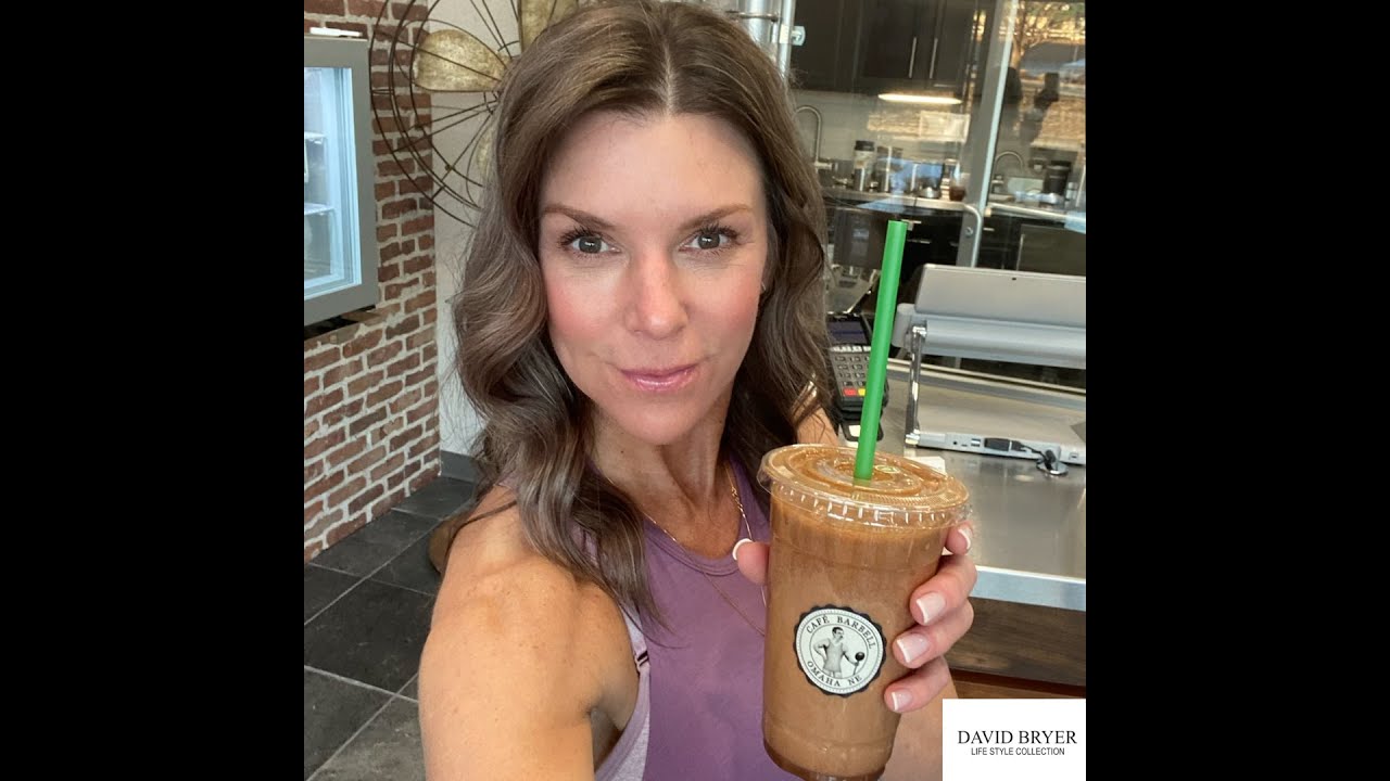 Cafe Barbell COCOAMOCHA Smoothie Recipe