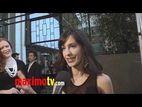 CHARLENE AMOIA Talks GLEE and on "How I Met Your M...