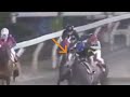 #1013 高知県の高知競馬場で第10レース開催されたレース。「コスモシーウルフ(Cosmo Seawolf)」が第3コーナーでつまずき、騎乗していた塚本雄大騎手がバランスを崩して落馬しました