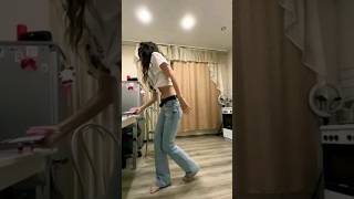 стрим гительманов ❤️ Катюша танцует на кухне