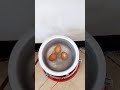 Kwa Utaaramu Huu Wa Kuchemsha Mayai Huyu Mtu Anahitaji Kupata Eva Wake Kwa Utaaramu Huu Wa Kuchemsha Mayai Huyu Mtu Anahitaji Kupata Eva Wake