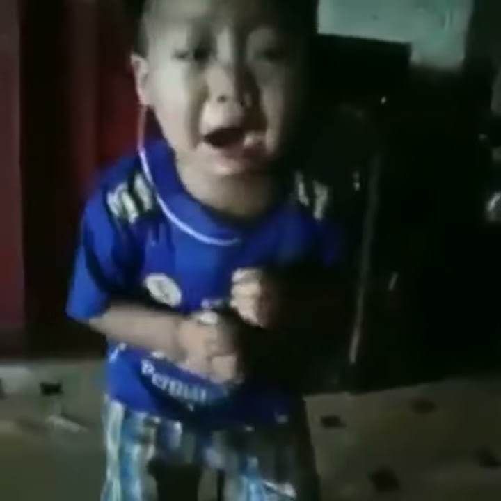 Ngakak !! Video bocah nangis sambil joget