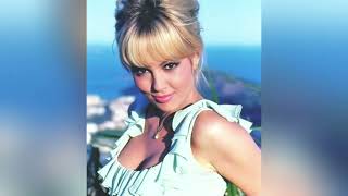 Mylène Demongeot In G-Strlng Photos Leave Little To Imagination..take A Look