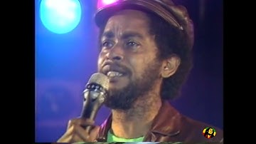 Max Romeo – Peace & War Ina Babylon ( Live Brooklyn 1983 )