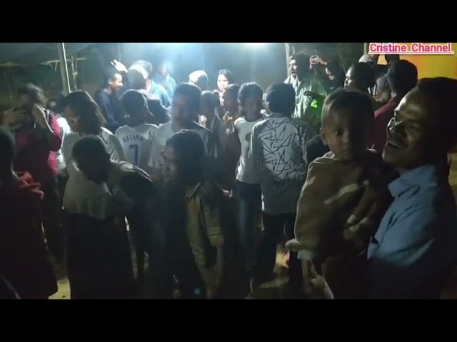 Acara Sen Nobif Keluarga Besar Talan Dan Taneo. Lagu Timor Kuinyadu Metenab Lek Leok class=