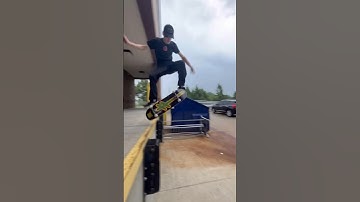 kickflip off loading dock😧🛹 #fyp #skateboarding #fypシ