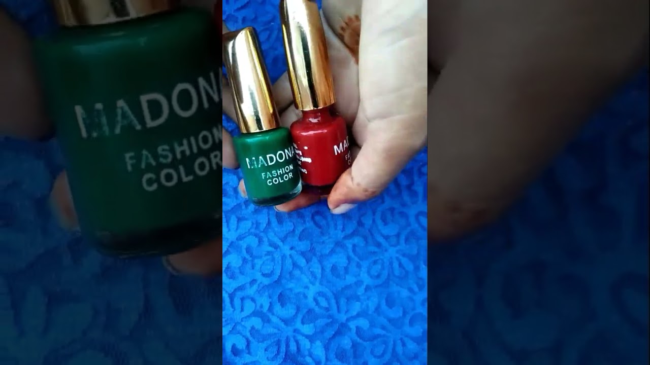Red & Green nail art design,