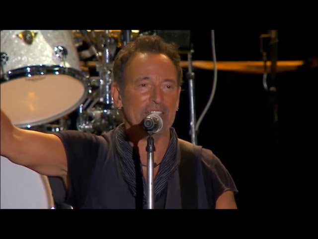 Cover Me - Bruce Springsteen (live at Rock in Rio Lisboa 2016) class=