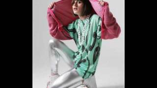 Yelle Jogging Slideshow