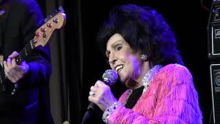 Wanda Jackson ~ Betcha My Heart I love You