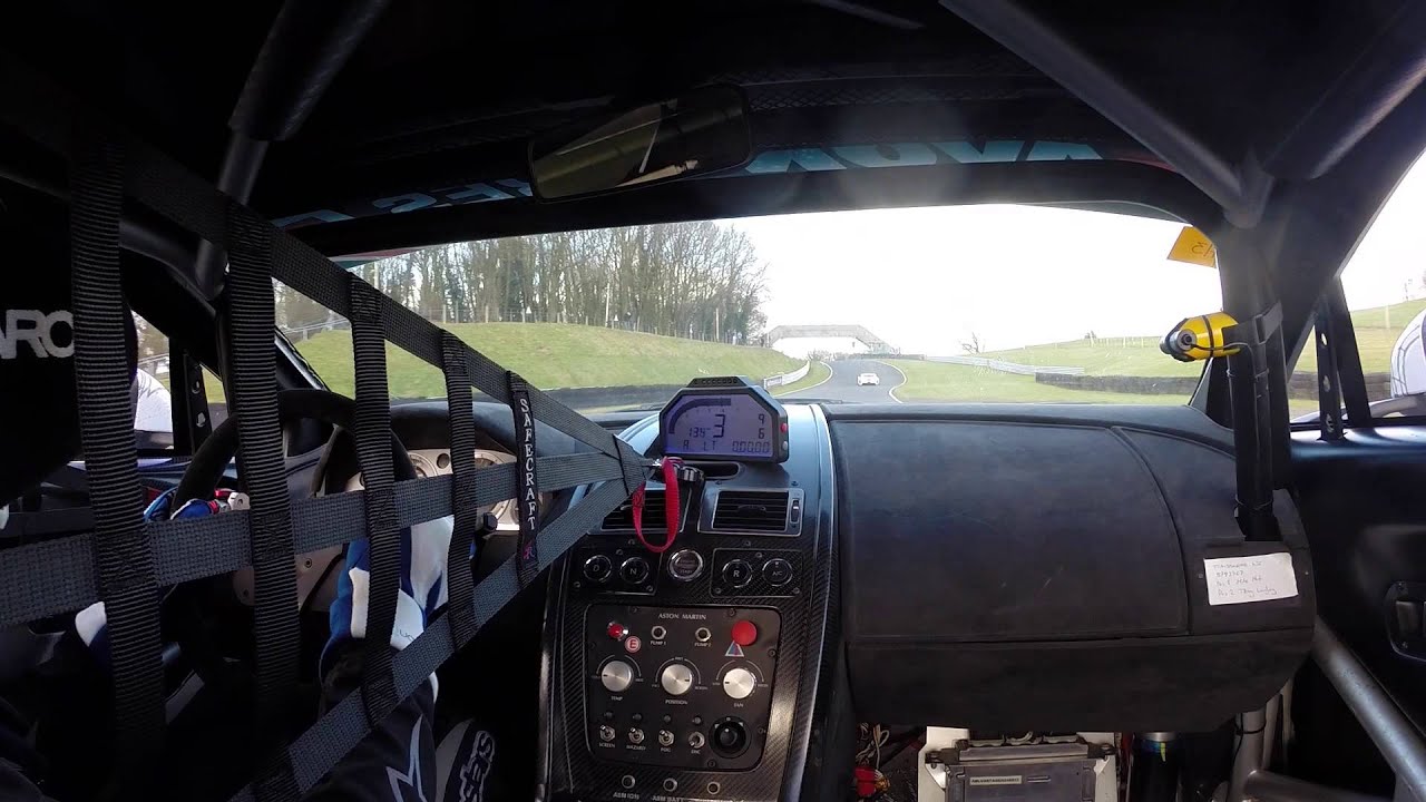 Oulton Park Island - Testing - Aston Martin Vantage GT4