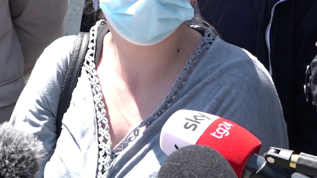 Prato, figlio con ragazzo minorenne: la donna condannata a 6 anni e 6 mesi