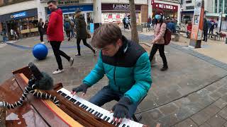 I played Black Clover OP 10 (Vickeblanka) on piano in public Resimi