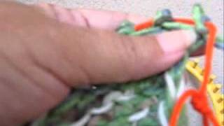 How to Use a Round Knitting Loom Part 2