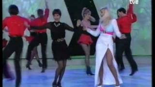 Video thumbnail of "RAFFAELLA CARRÁ & CONCHA VELASCO - La chica yeyé"