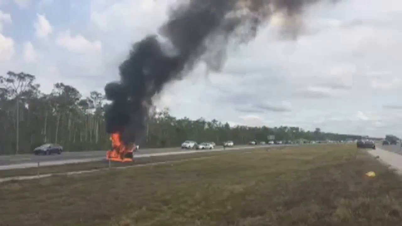 Car catches on fire on I-75 - YouTube