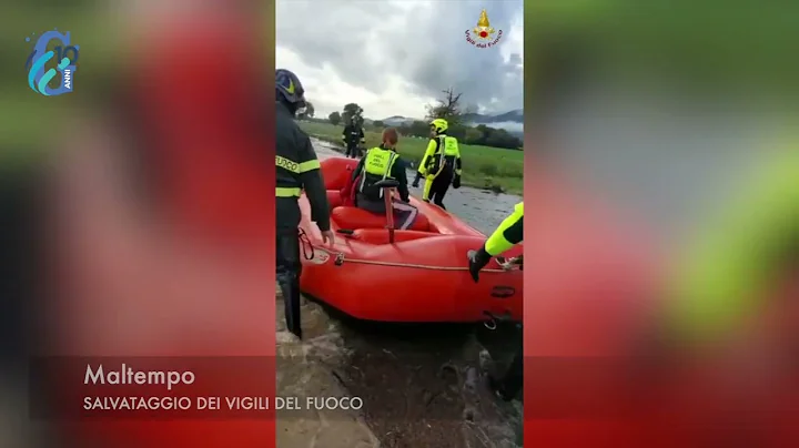 CASTIGLIONE DELLA PESCAIA - I Vigili del fuoco sal...