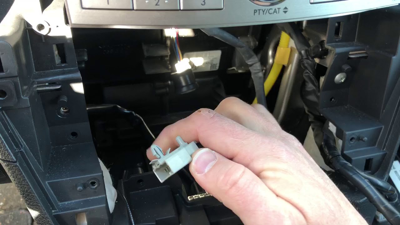 Disconnect FM Antenna Connector Subaru Outback Legacy 2010 2011 2012