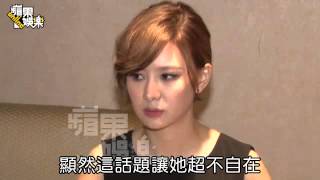 安心亞尬奶尬輸人 學張婷婷開腿「深蹲」--蘋果日報 20140718