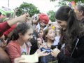 Victoria justice meets fans on fun size set