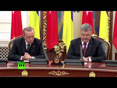 Erdogan struggles to stay awake during presser with Ukraine’s Poroshenko