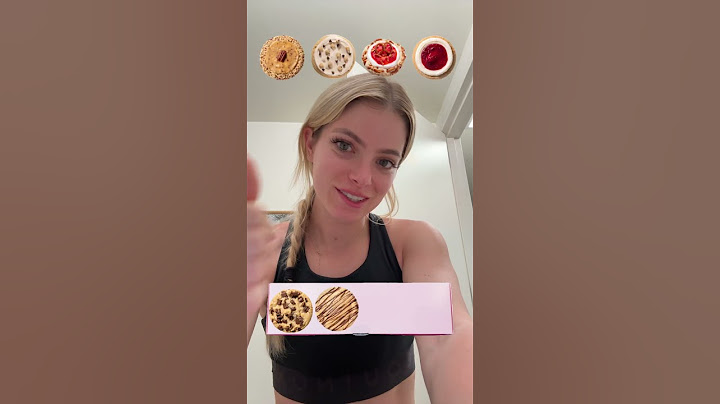 picking best crumbl cookie🤩
