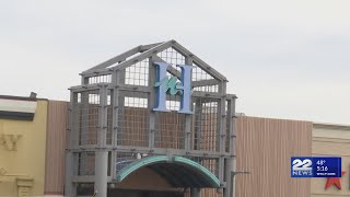 Holyoke Mall reminding visitors of parental escort policy