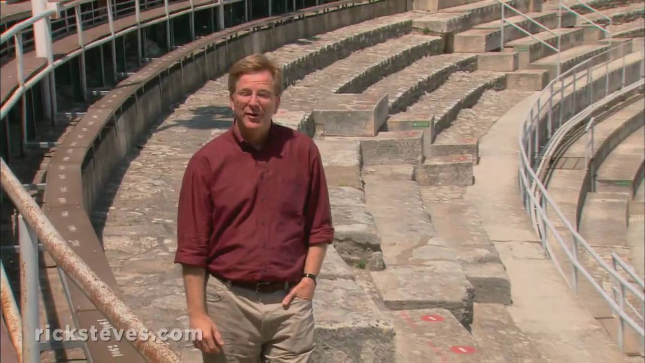 Арль, Франция: руины, музеи и международный колорит