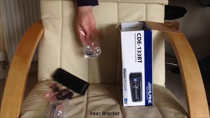 Alpine CDE-133BT Unboxing (Full HD, UK)