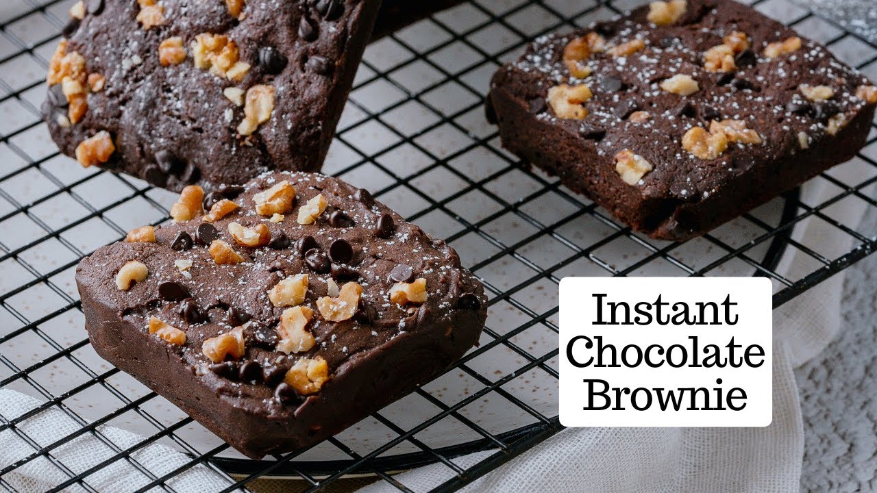 1 Min Eggless Chocolate Walnut Brownie in a Microwave | Quick Dessert Recipe | Kunal Kapur Recipe