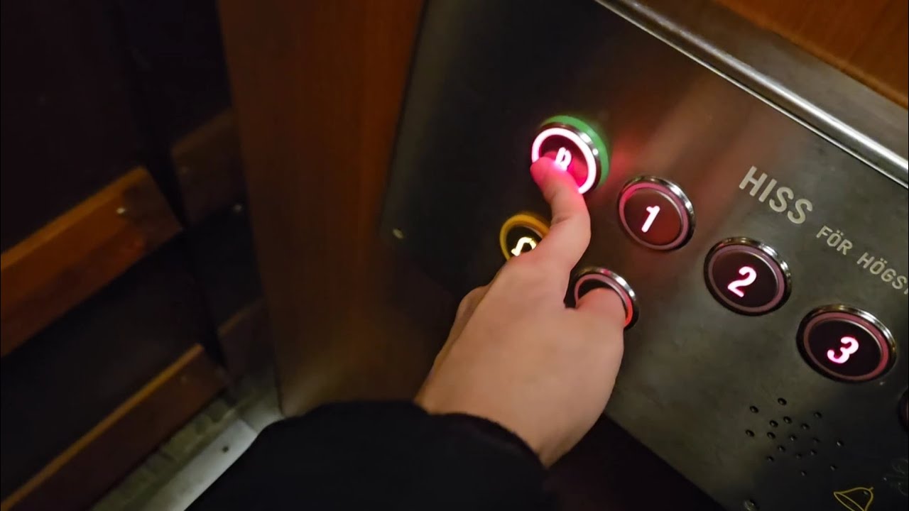 Elevator @ Skulptörvägen 11, Johanneshov, Stockholm, Sweden