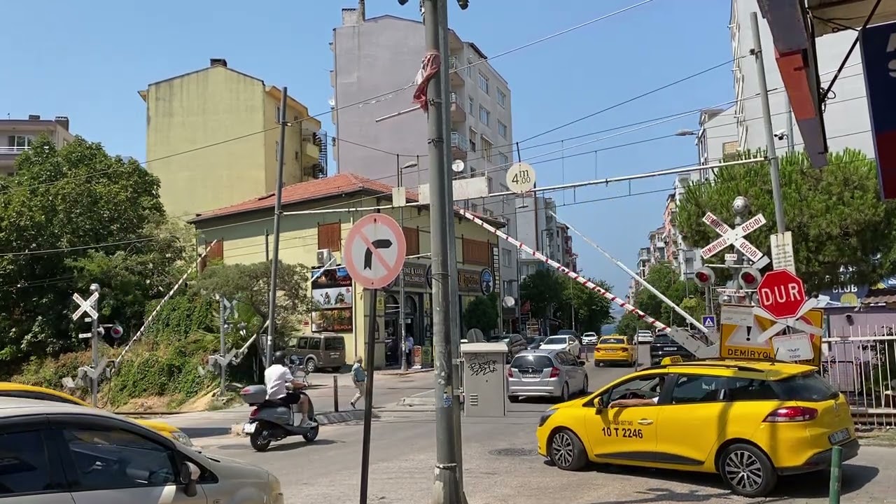 (Truck) Level Crossing, Bandırma, Balıkesir Province, Türkiye (Ordu Caddesi level crossing)