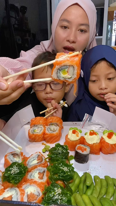 This much salmon sushi is only half a million #rizkilunca