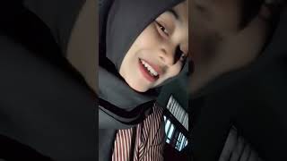 Hijab Merokok