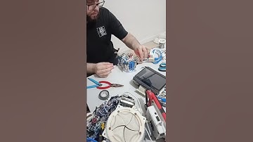 🎹🤖 #robotics #impresoen3d #mecatronica #viral #tech #hardware #piano #raspberrypi #esp32 #arduino