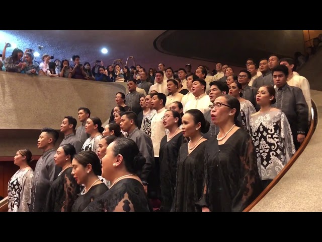 Amazing! Philippine Madrigal Singers, L'important C'est La Rose 2018 class=