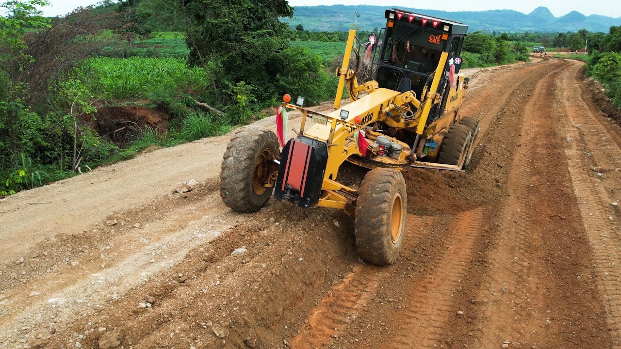 new-project-best-working-activities-of-komat-su-670a-motor-grader