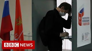 Russians vote on Putin's reforms to constitution - BBC News