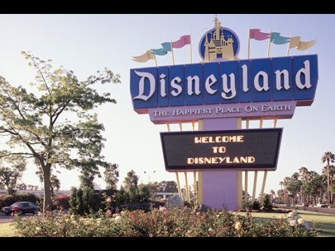 1993 Disneyland Old Entrance Driving In & Parking Lot - YouTube