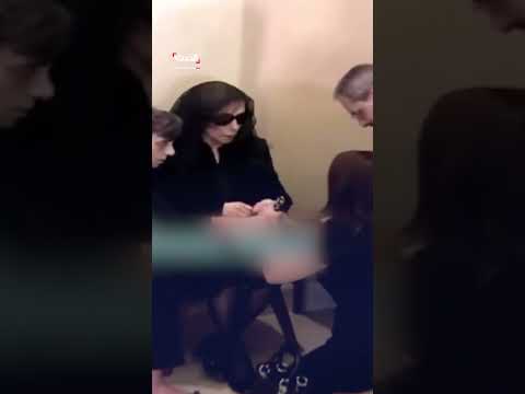 ماجدة الرومي تعزي فيروز: قبلة يد وتقديم العزاء