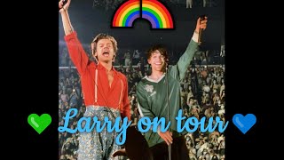 LARRY ON TOUR//moments, coincidences, proofs #louistomlinson #harrystyles