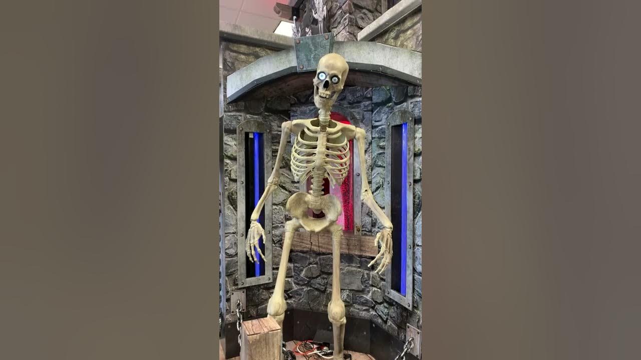 Spirit Halloween 2022 Visalia CA - YouTube
