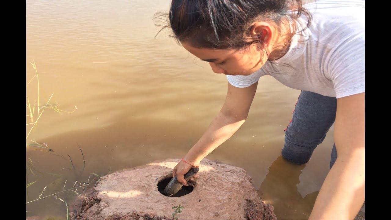 camera iphone 8 plus apk Creative Girl Make Deep Hole Trap To Catch A Lot Of Fish And