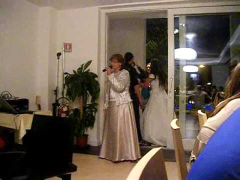 LORETTA FEAT CHRISTIAN DE LEO COUNTRY ROAD LIVE IN...