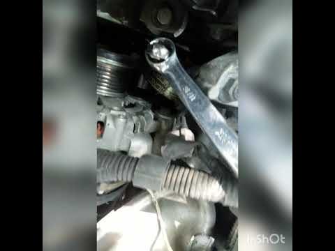 08 Scion xB 2.4L alternator removal (easy) strong language - YouTube